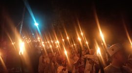 Antusias Anak-anak serta Masyarakat Gelar Pawai Obor Berkeliling di Ruas Jalan Teluk Dawan, Senin (20/03/2023) Malam. Foto : bj