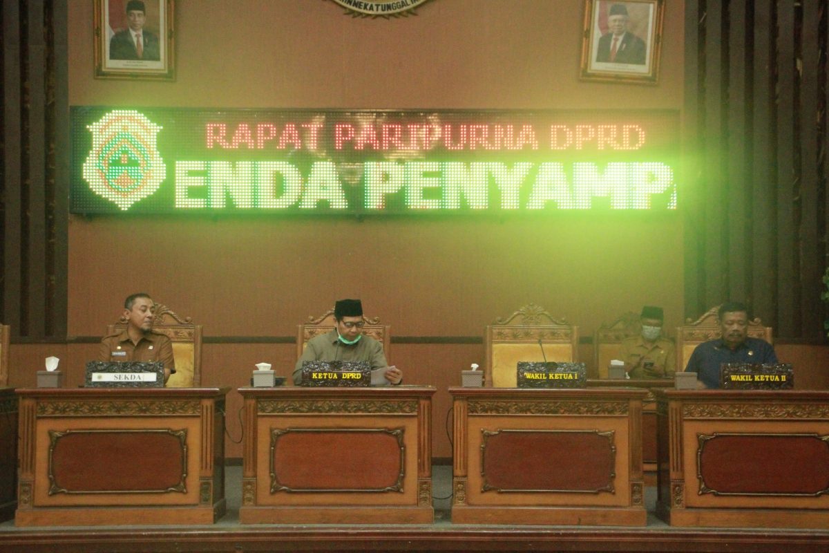 Ketua DPRD Tanjabtim Mahrup Saat Pimpin Rapat Paripurna LKPJ Bupati, Senin (27/03/2023). Foto : bj