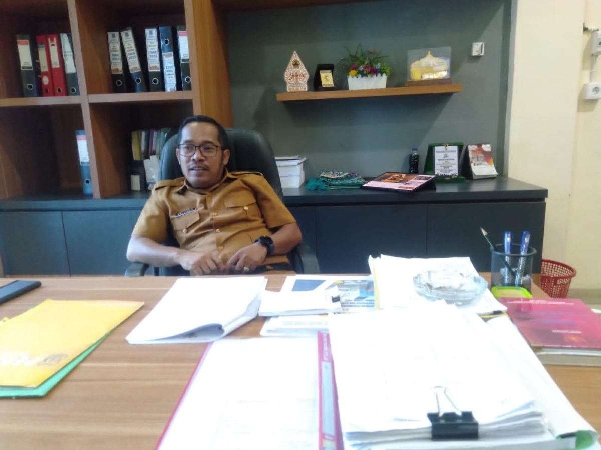 Plt Kepala Dinas Perkim Tanjab Barat Syafrun, ST. Foto : LT