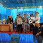 Didampingi Kapolsek Sabak Barat dan Lurah Teluk Dawan, Lomba Perahu Tradisional Teluk Dawan Resmi Dibuka Camat Sabak Barat Irwanudin, Minggu (23/04/2023). Foto : bj