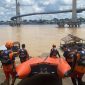 Personil Kantor Basarnas Jambi dan 1 Tim dari KN SAR 414 Jambi Persiapan Pencarian Said Sandi (40) yang Diduga Tenggelam di Sungai Batanghari Jambi. [FOTO : Hms Basarnas]