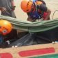 Tim SAR Gabungan Saat Mengevakuasi Jasad Said Sandi (40) Pemancing yang Tenggelam di Sungai Batanghari, Sabtu (29/04/2023). [Foto : Basarnas Jambi]
