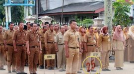 ASN Tanjab Barat Dalam Sautu Upacara di Halaman Kantor Bupati. FOTO : ISt