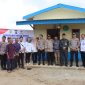 Peresmian Bedah Rumah oleh Kapolres Tanjab Timur AKBP Heri Supriawan, S.I.K bersama Ketua BAZNAS Tanjab Timur Syarifudin di RT 10 Pasar Kamis Kelurahan Talang Babat, Rabu (17/5/23). FOTO : Humas 