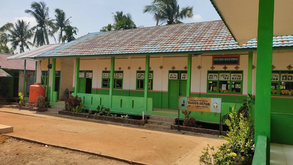 Gedung SD Negeri 27/X Nipah Panjang, Foto : bj