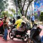 Pengurus PW IWO Jambi saat Bagikan Masker Kepada Masyarakat di Kota Jambi, Senin (2/10/2023). Foto : IWO