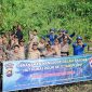 Kasubbid Penmas Kompol Mas Edy Mengikuti Penanaman Pohon Mangrove di Pelindo bersama Polres Tanjab Timur pinggiran Sungai Muara Sabak, Jum'at, (13/10/23). FOTO : HUMAS