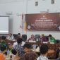 Ketua KPU Tanjabtim Hodijatul Qubro saat Membuka Rapat Kerja Pendistribusian Logistik di Hotel Ratu Talang Babat, Kamis (21/12/2023). Foto : bj
