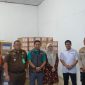 Ketua KPU dan Ketua Bawaslu Tanjabtim Bersama-sama Pihak Terkait Menyaksikan Kedatangan Logistik Digudang Penyimpanan KPU Tanjabtim, Senin (08/01/2023). FOTO : bj