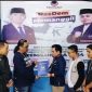 Yudi Hariyanto, EY saat mengambil formulir pendaftaran di partai NasDem Tanjab Timur, Jum'at (3/5/2024). FOTO : bj