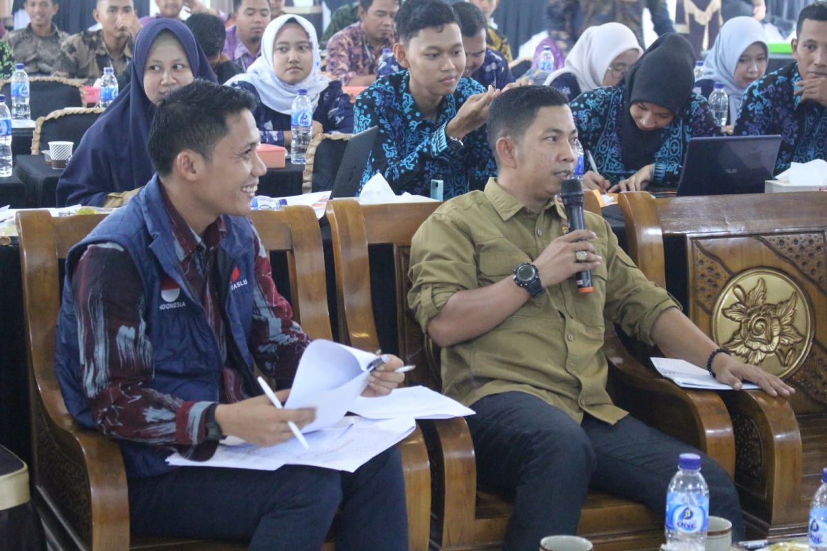 Bawaslu Tanjabtim Imbau Bakal Pasangan Calon Tidak Mengerahkan Masa Dalam Jumlah yang Besar saat Mendaftar di KPU, Sabtu (23/8). FOTO : bj