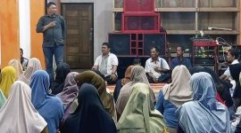 Siap Menangkan Hairan-Amin, Emak-emak Desa Marga Rukun Sepakat Coblos Nomor 3.