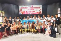 Kepsek M. Tahang saat Foto Bersama Guru Pendamping dan Siswa-siswi Peserta FLS3N SMAN 8 Tanjab Timur, Rabu (13/5/26). Foto: Brita Jambi.